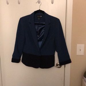 Dual color cropped blazer